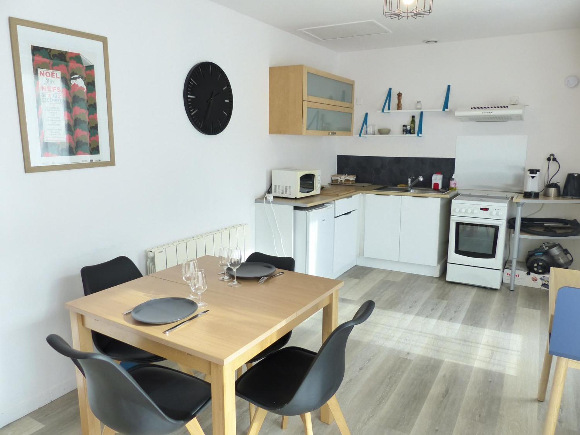La Petite Maison Tahet, 2 Pers Avec Terrasse Basse-Indre 外观 照片